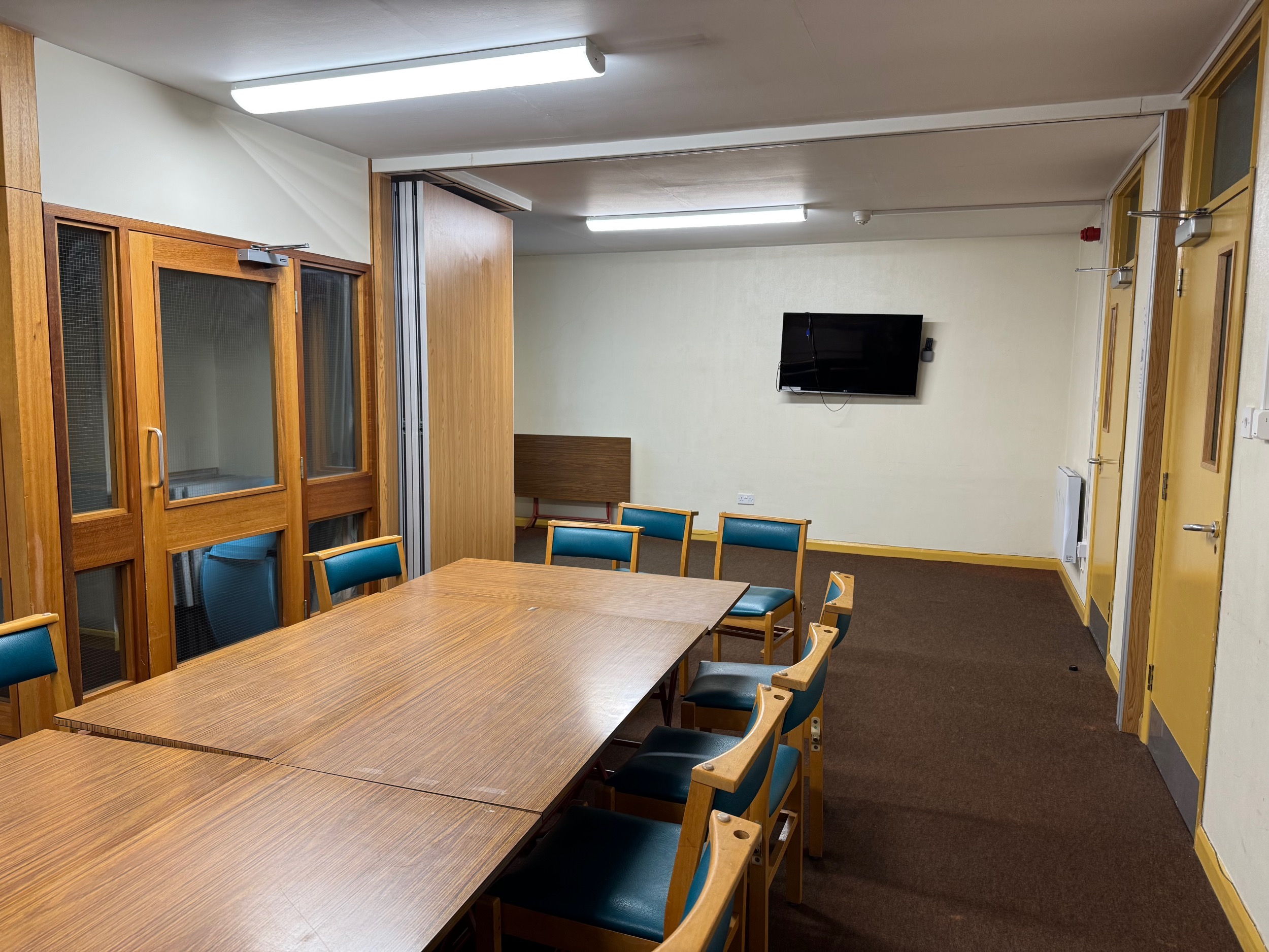 Brookside Room 01